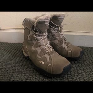 Salomon Mens Beige Thinsulate Hiking Boots. 8.5